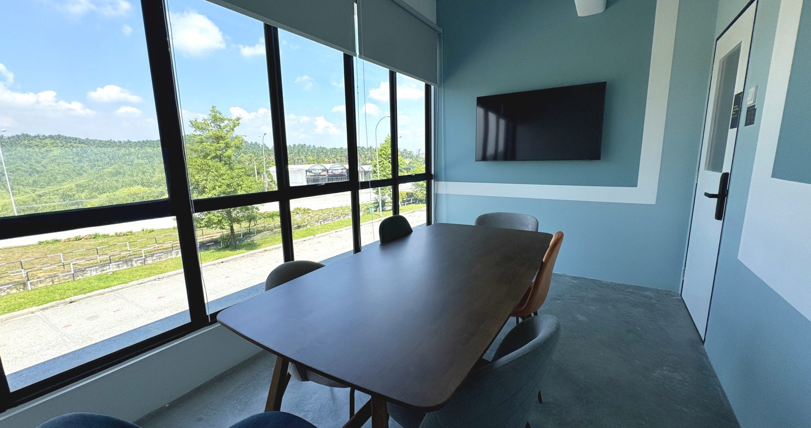 jerry-meeting-room-with-view